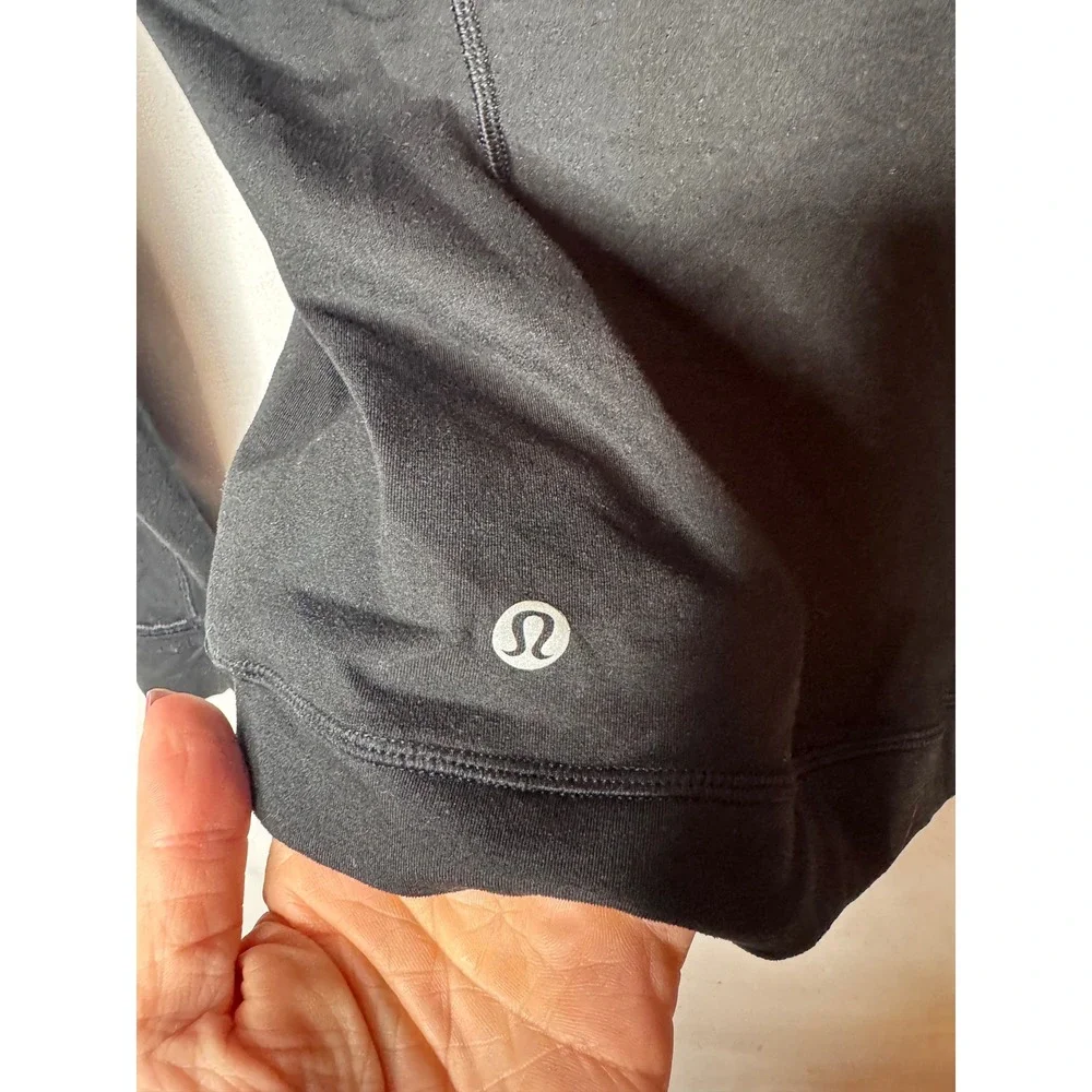 Lululemon Rulu Black Long Sleeve Running Top Thumbholes Zip Pocket Size 2